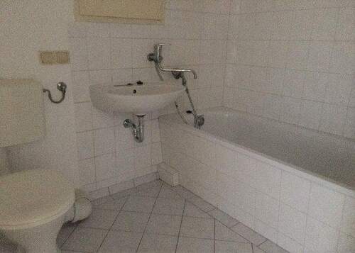 Bad - Etagenwohnung mit 36,00 m&sup2; in Oschersleben zur Miete