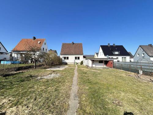 Rückansicht - 5 Zimmer Einfamilienhaus in Marsberg-Bredelar