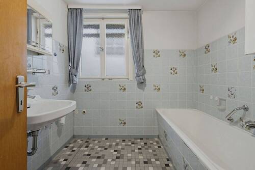 Badezimmer EG - Einfamilienhaus mit 183,80 m&sup2; in Stutensee / Friedrichstal zum Kaufen
