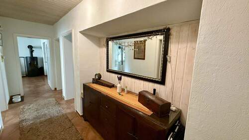 Flur Mitte - 4 Zimmer Etagenwohnung in Lüdersfeld