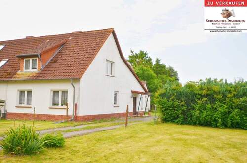 Doppelhaushälfte - Doppelhaushälfte mit Potenzial und großem Grundstück!