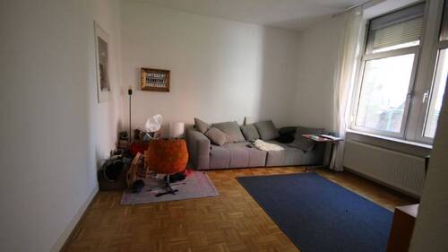 Wohnzimmer 2 - 2 Zimmer Etagenwohnung zur Miete in Frankfurt am Main