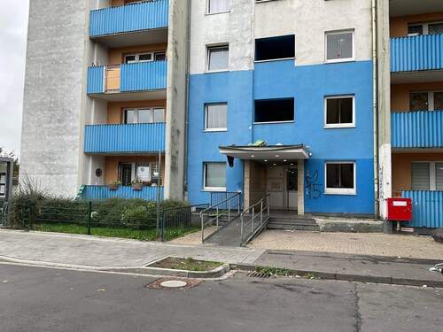 Hausansicht - Sie suchen ein neues Zuhause? - 525,00 EUR Kaltmiete, ca.  75,00 m² Wohnfläche