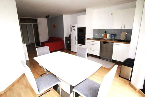 Essbereich mit integrierter Küche - 2 Zimmer Etagenwohnung in Köln