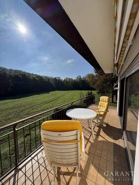 Balkon und Aussicht - Freistehendes Zweifamilienhaus mit zwei Einliegerwohnungen in traumhafter Lage