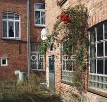 ***Einmalige Chance: Stadthaus mit viel Charme, Nebengelass und Garten*** - Goldberg