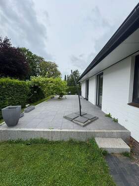 Terrasse - 9 Zimmer Mehrfamilienhaus, Wohnhaus in Elmshorn