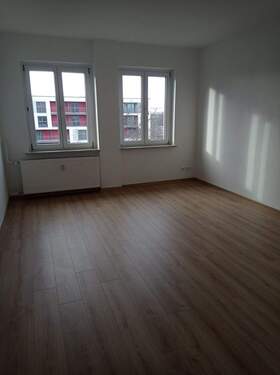 Wohnzimmer - 2 Zimmer Etagenwohnung in Dresden