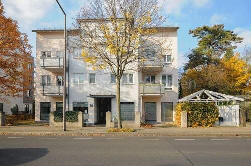 Haus Vorderansicht - 2 Zimmer Etagenwohnung in Dresden