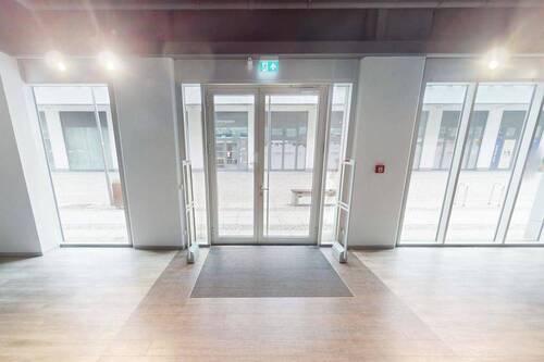 Blick zum Eingang - Gewerbeobjekt (Büro, Produktion, Verkauf) in Chemnitz zur Miete