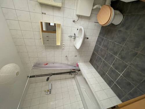 Badezimmer - Etagenwohnung mit 62,00 m² in Saarbrücken zur Miete