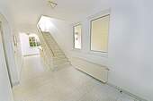 Hausflur / Treppenhaus - 2 Zimmer Etagenwohnung in Dessau-Roßlau