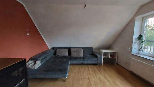 e67f8e7a-609c-49e6-92d9-41b10b0fd810.jpg - 