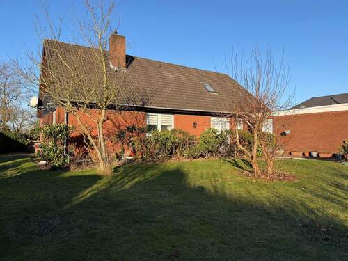 Außenansicht - Viel Platz für Ihre großzügigen Wohnträume - Haus mit Einliegerwohnung und Seele