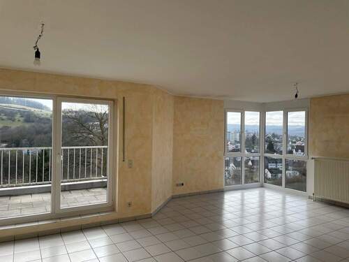 Lichtdurchflutetes Wohnen - 