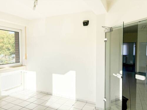 101101010010101-1 29.JPG - 8 Zimmer Büro in Ibbenbüren