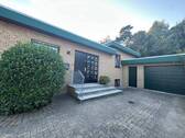 Hauseingang und Garage - 5 Zimmer Einfamilienhaus in Meppen