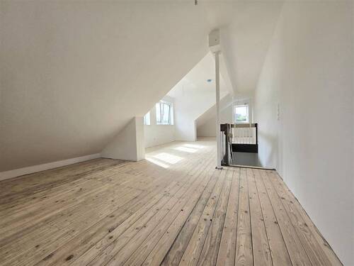 5. Zimmer oder 5. 6. und 7. Zimmer im Dachgeschoss - 