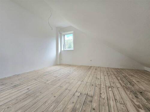 5. Zimmer oder 5. 6. und 7. Zimmer im Dachgeschoss - 