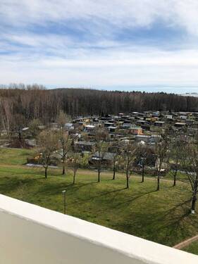 Ausblick Balkon - 3-Raum-Wohnung mit Balkon und offener Küche