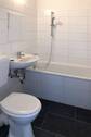 Bad mit Wanne - Etagenwohnung mit 68,20 m&sup2; in Chemnitz zur Miete