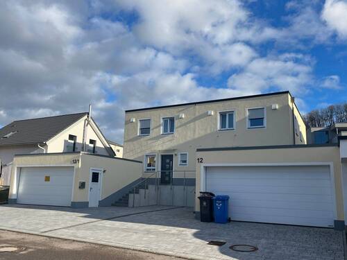 Front - 4 Zimmer Mehrfamilienhaus, Wohnhaus zum Kaufen in Lauchheim