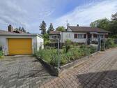 Außenansicht Eingang - Freistehendes Wohnhaus mit Garage auf Eckgrundstück in Mühltal