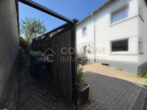 Zugang über das benachbarte Grundstück - 