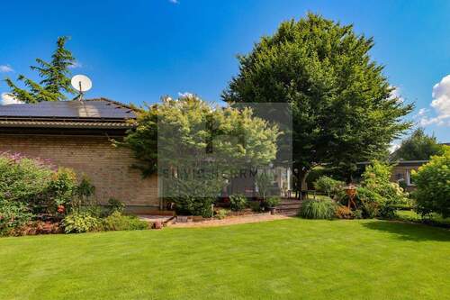 gepflegte Aussenanlagen - 