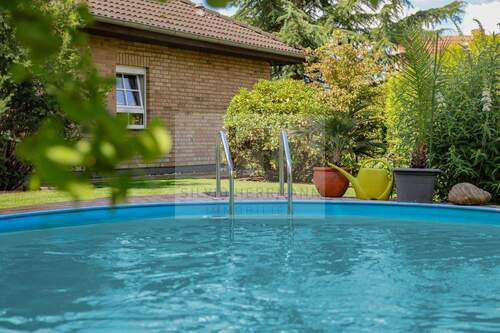 Pool - 4 Zimmer Einfamilienhaus zum Kaufen in Cottbus / Gallinchen