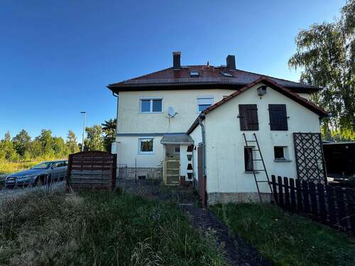 Blick aus dem Garten - 5 Zimmer Doppelhaushälfte zum Kaufen in Bischofswerda