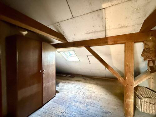 Dachgeschoss mit Ausbaupotential - 