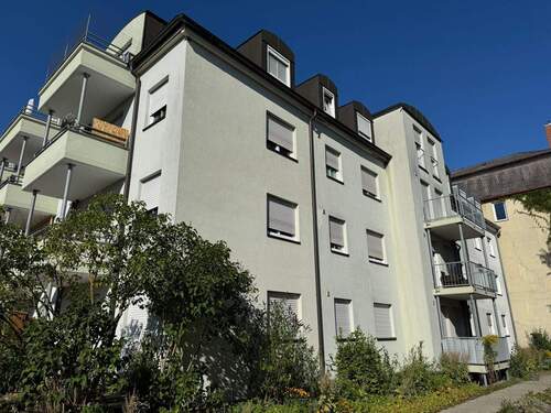 Außenansicht - BA - Nähe Bahnhof: Apartment mit Balkon und Tiefgaragen-Stellplatz