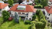 Blick zum Mehrfamilienhaus - 1 Zimmer Mehrfamilienhaus, Wohnhaus in Stephanskirchen