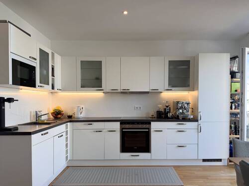 Einbauküche - Wunderschöne 3-Zimmer-Wohnung mit Süd-West Balkon und großem Bad in ruhiger Wohnlage