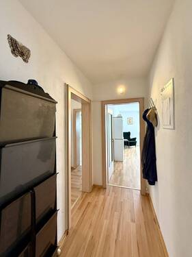 Diele mit Garderobe 1. OG - 