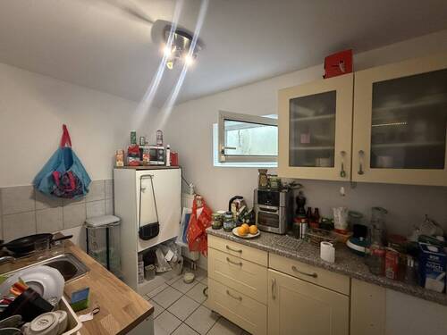 Küche mit Einbauküche Souterrain Wohnung - 