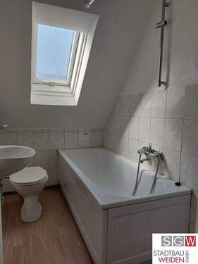 Badezimmer - 2 Zimmer Etagenwohnung zur Miete in Weiden in der Oberpfalz