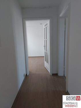 Flur - 2 Zimmer Etagenwohnung in Weiden in der Oberpfalz