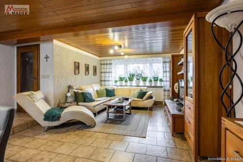 Wohnzimmer - 6 Zimmer Einfamilienhaus in Nordendorf