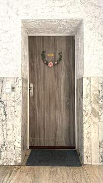 Wohnungseingangstür - Etagenwohnung mit 101,00 m&sup2; in Bergheim zum Kaufen