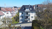 Hausansicht - 3-Zimmer-Wohnung mit Südbalkon und Stellplatz in saniertem 3-Familienhaus