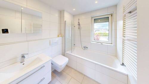 OG Bad mit Wanne - 