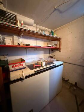 Vorratsraum im Keller - 