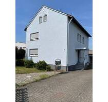 Sehr schöne 3 Zimmer Whg., mit großer Terrasse und Gartenbenutzung. - Erlangen / Eltersdorf