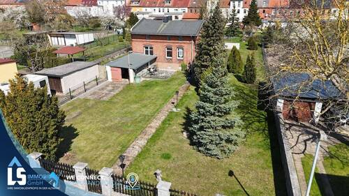 Hausansicht - Haus mit großem Grundstück mitten in Tangermünde