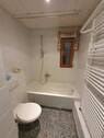 Bad mit Wanne - 