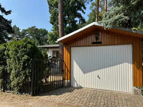Außenansicht mit Carport - 