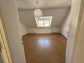 2. OG rechts: Zimmer - 