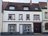 Vorderhaus Straßenansicht - Ohne Markler: Vorder- und Hinterhaus in Seckenheim